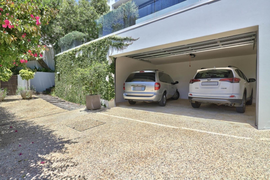 7 Bedroom Property for Sale in Higgovale Western Cape